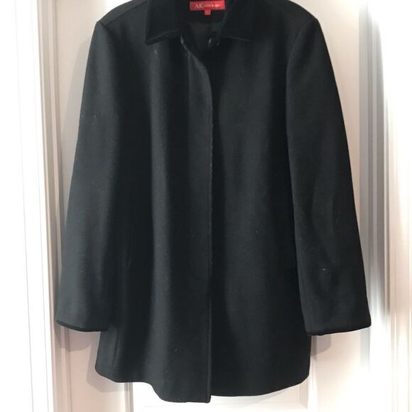 Anne Klein size large wool jacket w/ velvet collar excellent condition lined - Picture 1 of 3